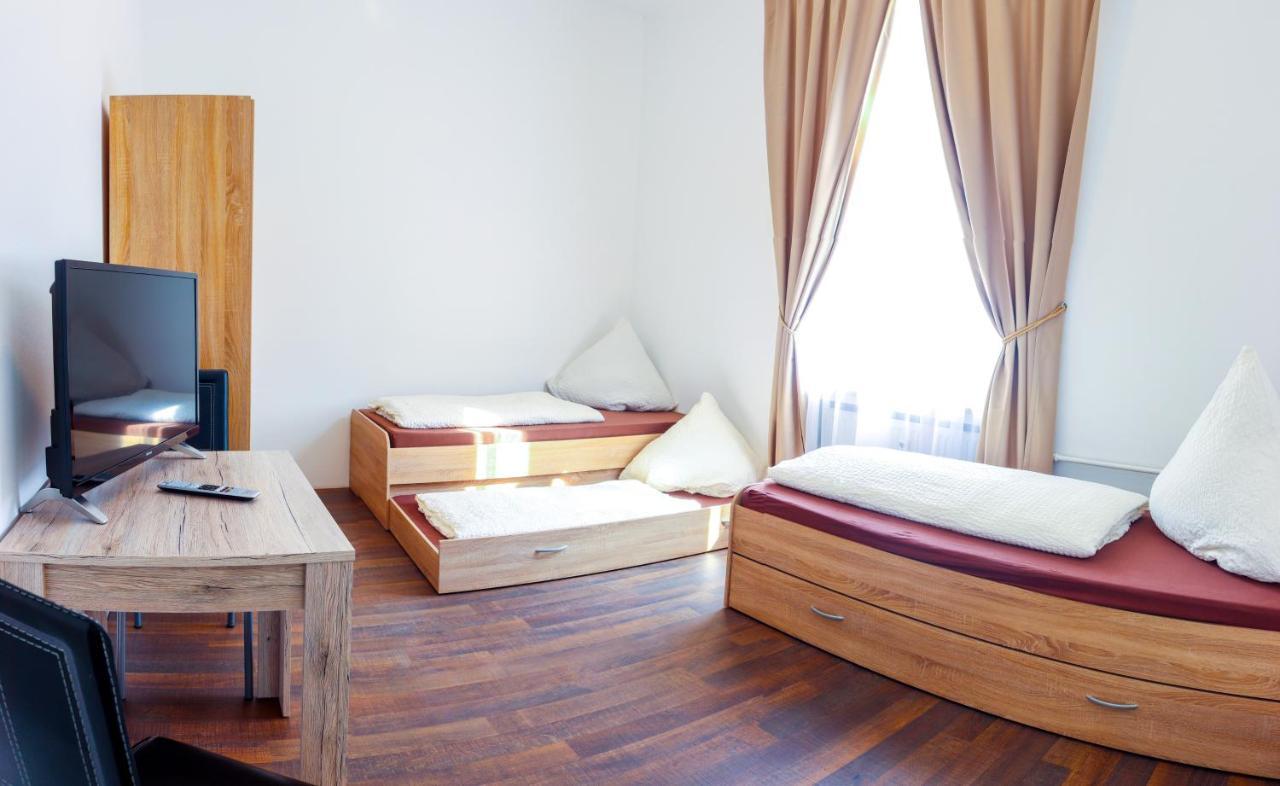 Fmm Hostel Memmingerberg Ngoại thất bức ảnh